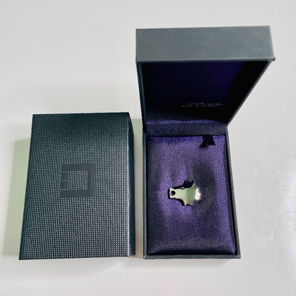 S.T. Dupont Paris Wolf Head Palladium Lapel Pin Made in France with Box - Picture 2 of 13